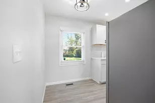 238 Edgevale Rd, Columbus, OH 43209 - Photo 13