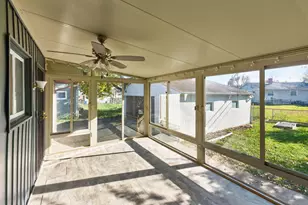 2579 Eakin Rd, Columbus, OH 43204 - Photo 27