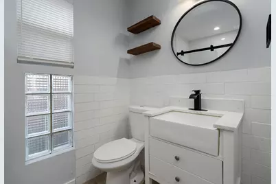 1472 S Champion Avenue, Columbus, OH 43207 - Photo 11