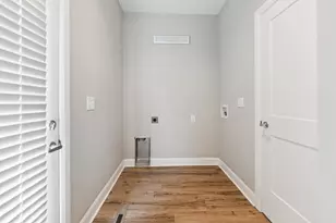 642 Sullivant Ave, Columbus, OH 43215 - Photo 19