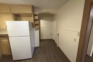 229 W Columbia St, Marion, OH 43302 - Photo 5