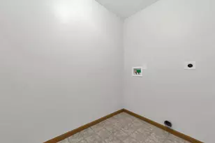 700 Shawn Dr, West Jefferson, OH 43162 - Photo 17