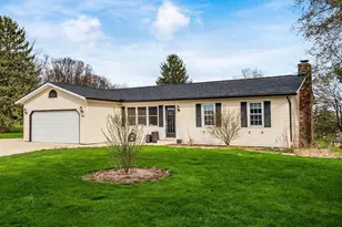 132 North Ct, Thornville, OH 43076 - Photo 1