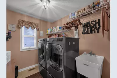 7256 Windsor Ridge Drive, Huber Heights, OH 45424 - Photo 41