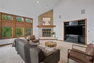 3055 Carriage Ln, Columbus, OH 43221 - Photo 13