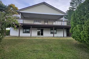 920 Hanna Ln, Londonderry, OH 45647 - Photo 5