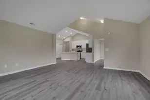 681 Woods Edge Ln, Newark, OH 43055 - Photo 9