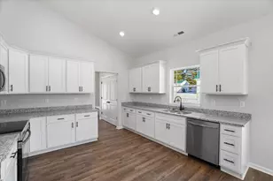 517 E Chillicothe Ave, Bellefontaine, OH 43311 - Photo 3