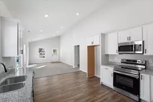 517 E Chillicothe Ave, Bellefontaine, OH 43311 - Photo 1