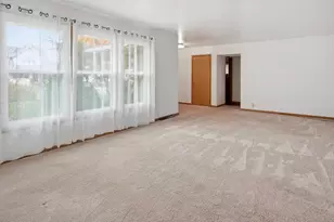 310 Elm St, Duncan Falls, OH 43734 - Photo 13