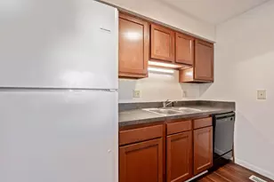 5268 Captains Ct, Columbus, OH 43220 - Photo 9