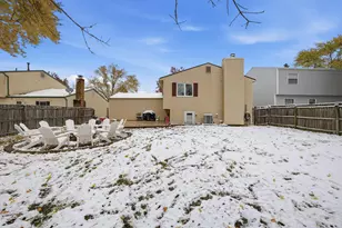 2051 Tuckaway Ct, Columbus, OH 43228 - Photo 7