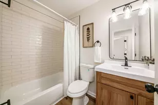 2977 Ironstone Dr, Columbus, OH 43231 - Photo 23