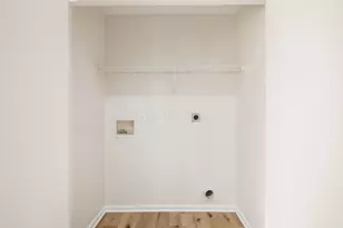 2977 Ironstone Dr, Columbus, OH 43231 - Photo 15