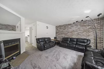 2425 Mason Village Court, Columbus, OH 43232 - Photo 7