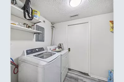 2425 Mason Village Court, Columbus, OH 43232 - Photo 17