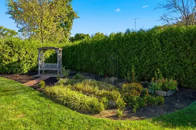 648 Burgundy Circle, Marion, OH 43302 - Photo 5