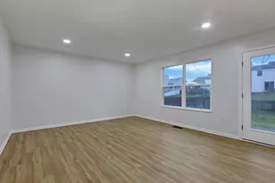 1124 Barlowe Run Dr, Blacklick, OH 43004 - Photo 11