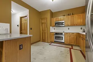 318 Linden Cir, Pickerington, OH 43147 - Photo 13