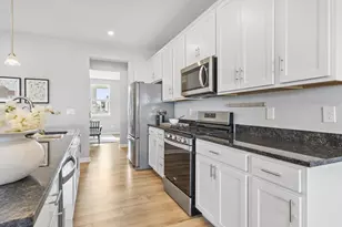 302 Honeysuckle St, South Bloomfield, OH 43103 - Photo 5