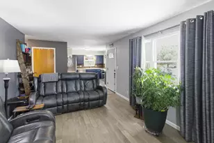 2610 Spaatz Ave, Columbus, OH 43204 - Photo 5