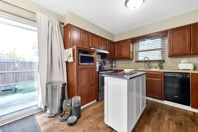 2945 Voeller Circle, Grove City, OH 43123 - Photo 11