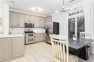 636 Grove Cir, Columbus, OH 43230 - Photo 9