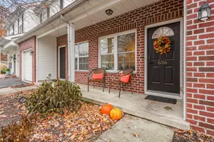 636 Grove Cir, Columbus, OH 43230 - Photo 3