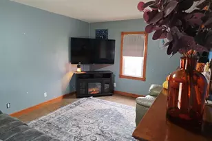 185 Adams St, Corning, OH 43730 - Photo 5