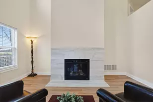 3832 Emmons Ave, Columbus, OH 43219 - Photo 9