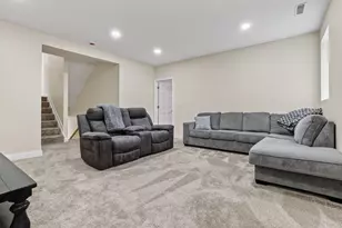 3832 Emmons Ave, Columbus, OH 43219 - Photo 29