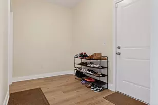 3832 Emmons Ave, Columbus, OH 43219 - Photo 3