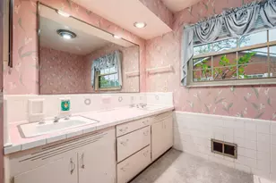 4020 Ritamarie Dr, Columbus, OH 43220 - Photo 27