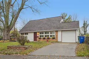 1563 Genoa Pl, Columbus, OH 43227 - Photo 3