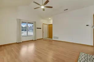 7645 Redman Ln, Reynoldsburg, OH 43068 - Photo 3