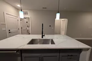 751 N 6th St, Columbus, OH 43215 - Photo 5