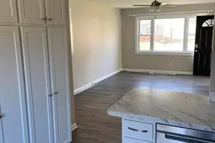 5318 Eisenhower Rd, Columbus, OH 43229 - Photo 11