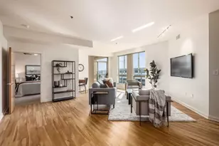 196 S Grant Ave, Columbus, OH 43215 - Photo 1