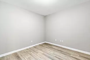 251 Daniel Burnham Square, Columbus, OH 43215 - Photo 17