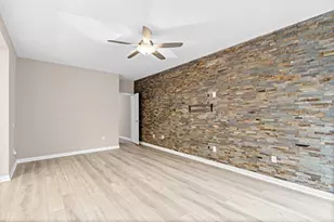 251 Daniel Burnham Square, Columbus, OH 43215 - Photo 5