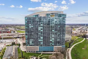 1 Miranova Pl, Columbus, OH 43215 - Photo 3