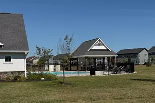 6252 Windcliff Dr, Grove City, OH 43123 - Photo 37