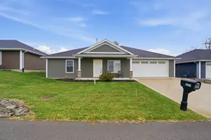 221 Falcon St, Bellefontaine, OH 43311 - Photo 1