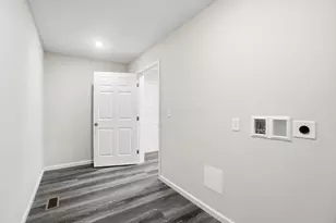 221 Falcon St, Bellefontaine, OH 43311 - Photo 9