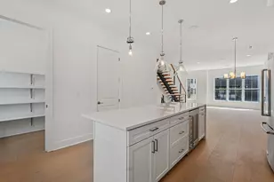 276 Dickenson St, Columbus, OH 43215 - Photo 11