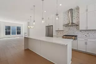 276 Dickenson St, Columbus, OH 43215 - Photo 9