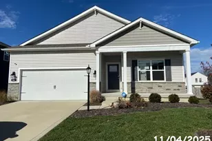 302 Shady Hollow Dr, Commercial Point, OH 43116 - Photo 1