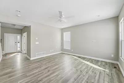 996 Heimat Haus Drive, Grove City, OH 43123 - Photo 7