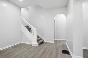 256 N Monroe Ave, Columbus, OH 43203 - Photo 9