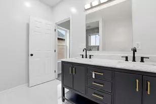 256 N Monroe Ave, Columbus, OH 43203 - Photo 33